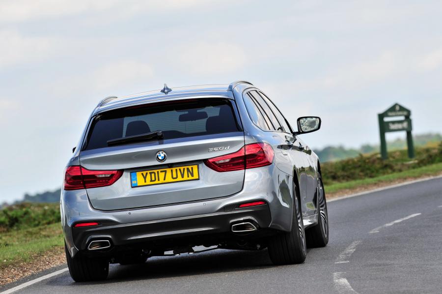  BMW 520d Touring M Sport 2017 года  (UK) (фото 2 из 32)